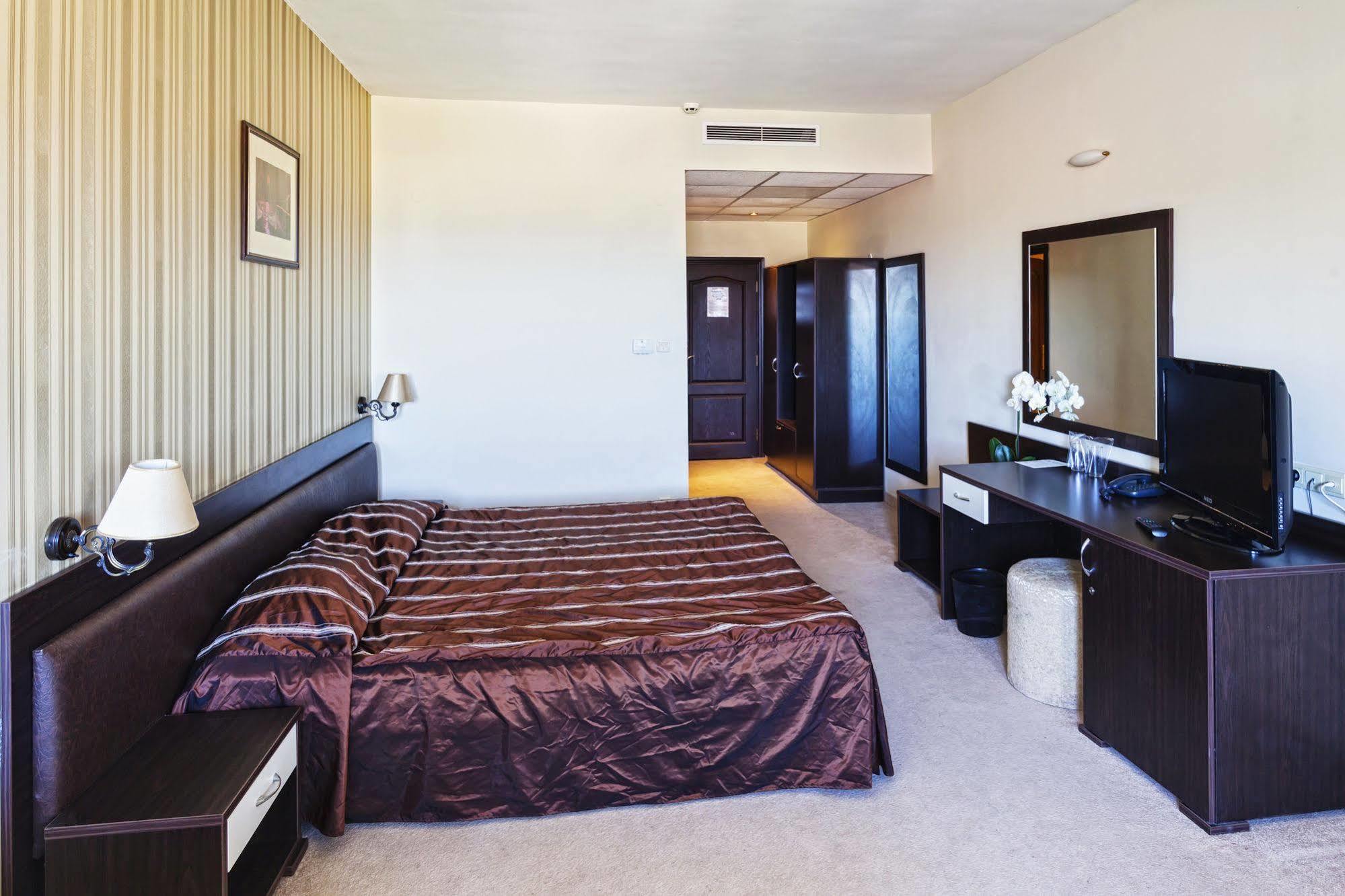Otel Sunny Forum